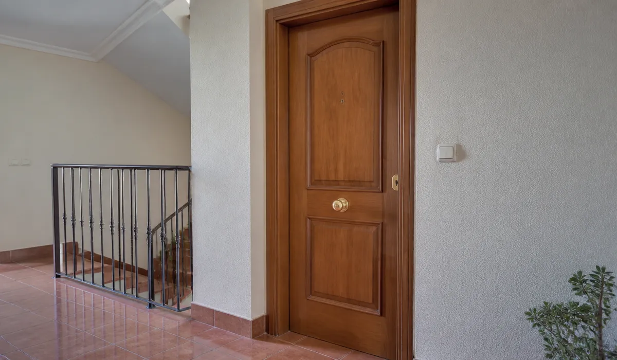 Apertura sin rotura en Murcia: Abrimos con método y herramientas actualizadas para respetar la puerta, el marco y la cerradura siempre que sea posible.