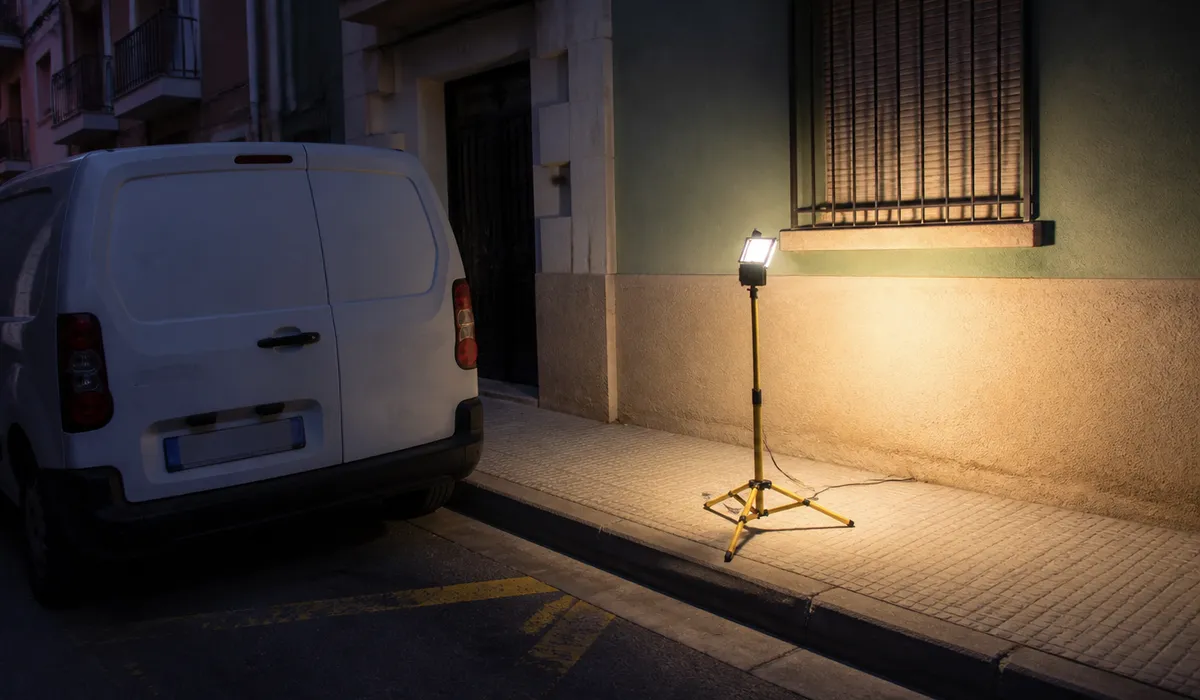 Cerrajería de urgencia en Murcia: Salimos a domicilio cuando el problema no puede esperar: puerta bloqueada, llave partida o cierre que no gira.